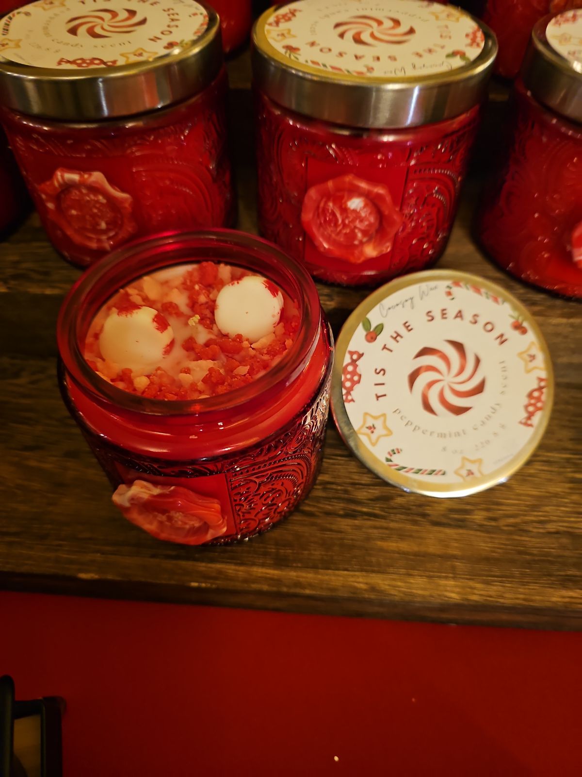 Tis the Season 8 oz Peppermint Candy Scented Candle